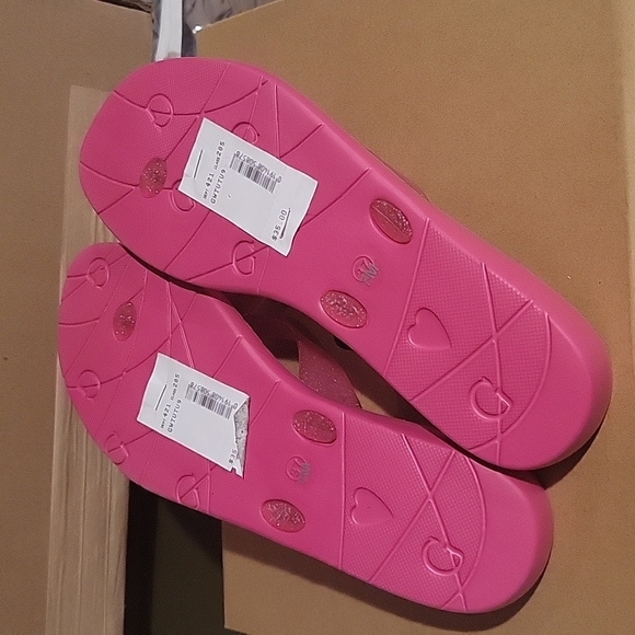 Guess Slides - Picture 3 of 3